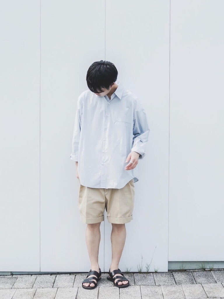 ひざ上丈のショートパンツ ベージュ のメンズコーデ 人気でおすすめのベージュのひざ上丈ショートパンツを紹介