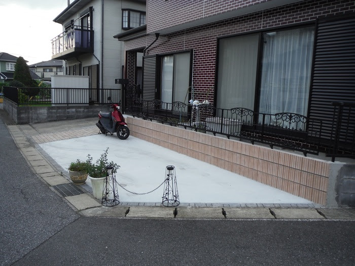 庭に１台分の駐車場増設 玄関アプローチ をレンガ敷きに 市原市 リフォームのリニューアル工房シンテックス 工務店 キッチン 外壁 瓦 屋根 耐震 千葉市 市原市