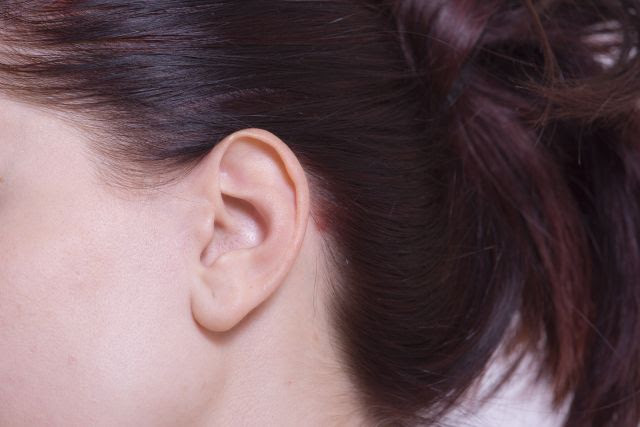 もはや現代病 こめかみの白髪が多い人の傾向と対策をまとめてみました 美髪ラボ 白髪染め カラートリートメント総合サイト リカラ