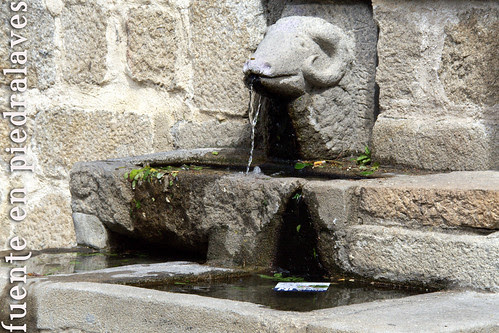 fuente en piedralaves