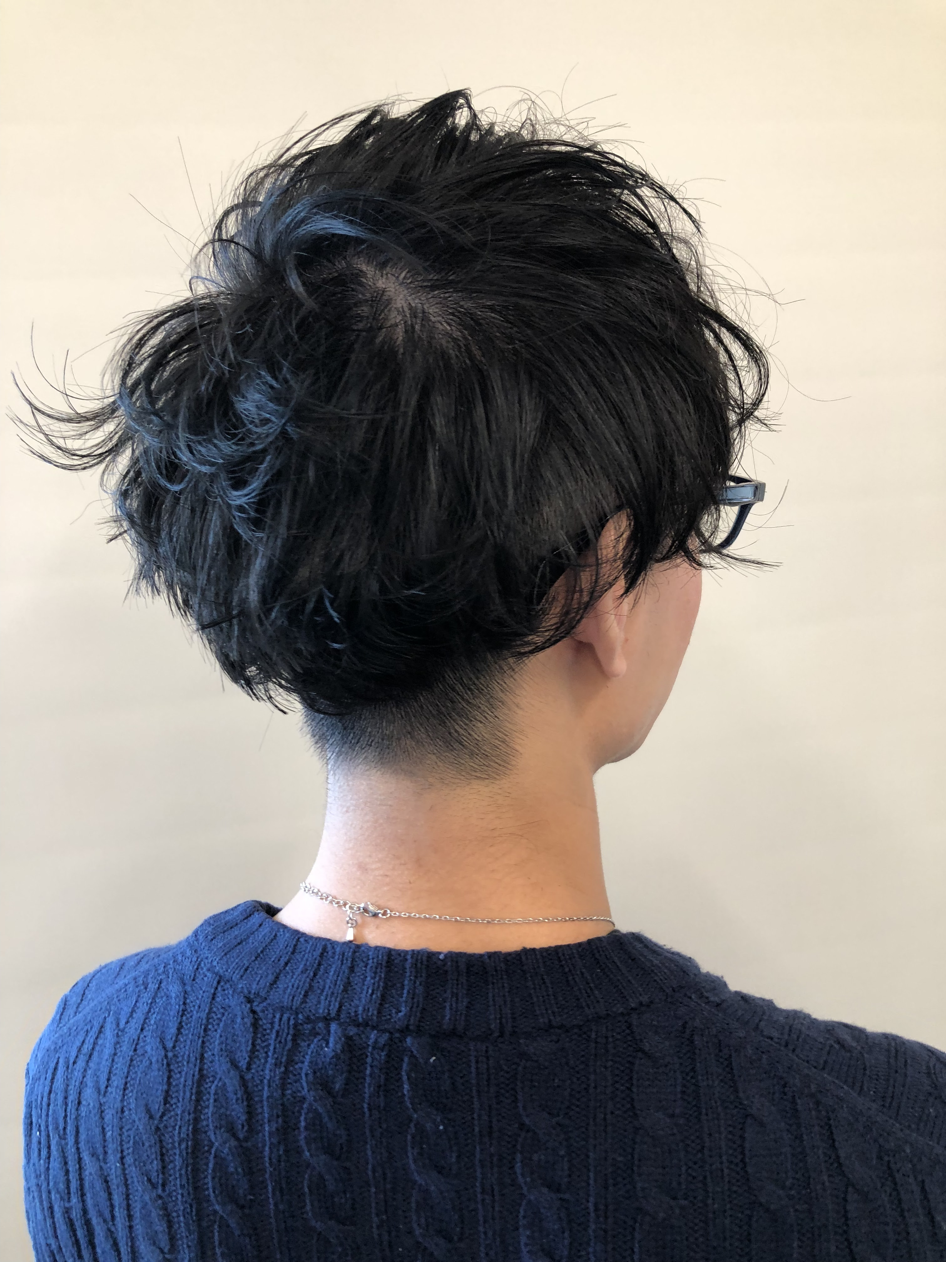 メンズはブリーチなしでネイビーアッシュにするなら積み重ねが絶対大事 たくみさん の髪色 名古屋 塩釜口 追記あり 名古屋塩釜口外国人風カラー が得意な寺島洋輔ヘアカラーblog