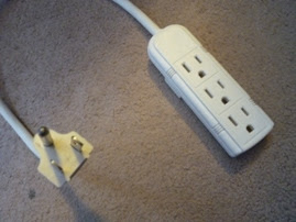 日本からアメリカへ電化製品を持ってくるときの注意点を電圧の違いなどと一緒にお知らせします