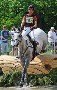 Alex Hua Tian riding ESB Irish Fiddle at Chatsworth 2008