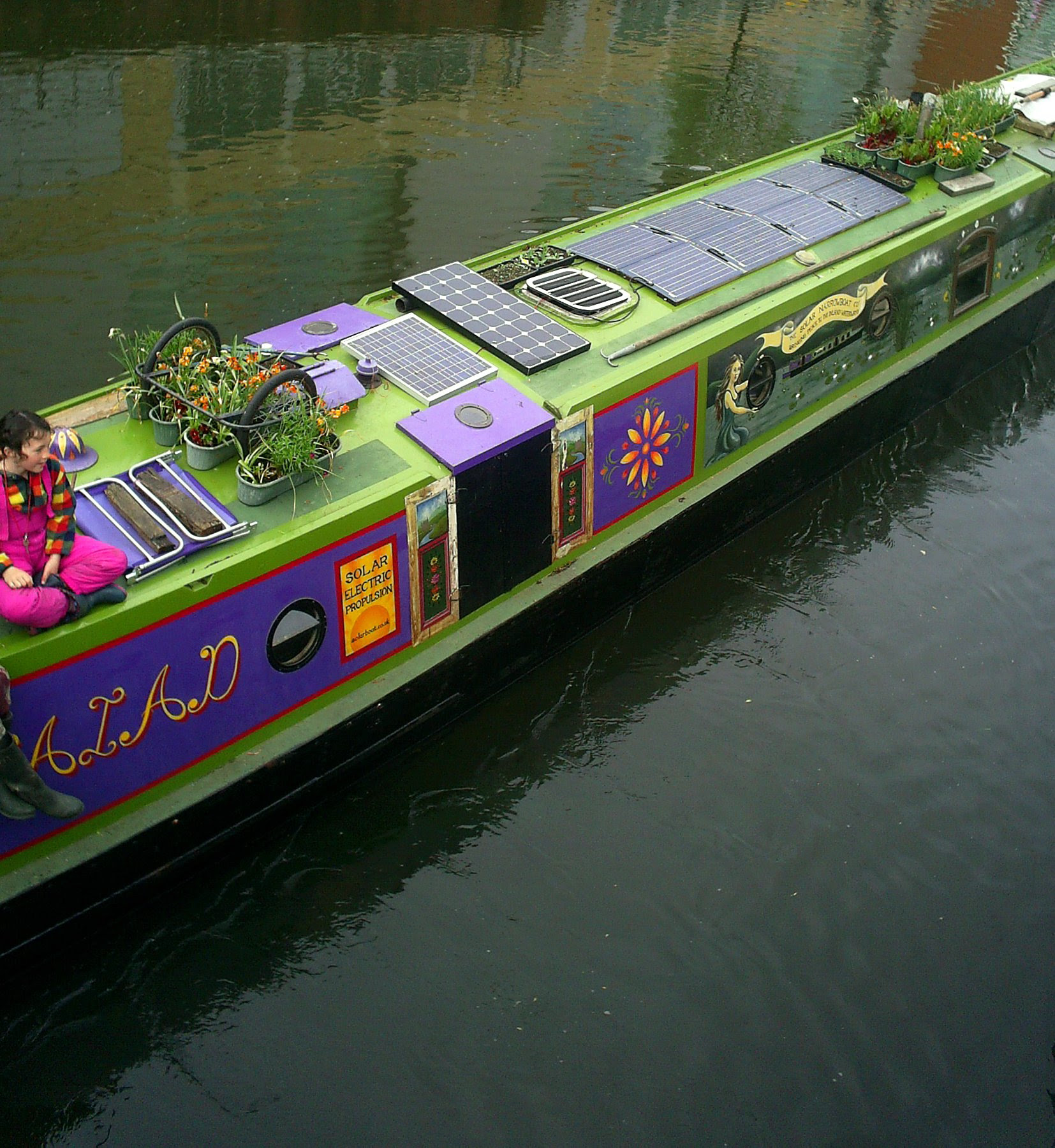 File:Image-A narrow boat in the UK 2.jpg