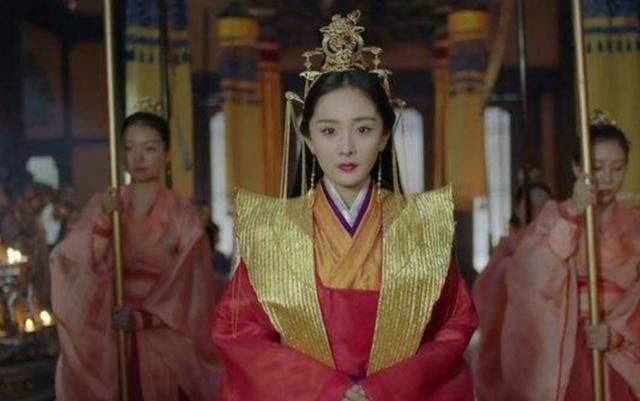 都是旗人 何解三旗女子要当奴才 八旗女子则能侍奉皇帝 包衣