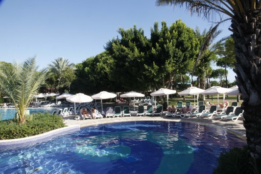 Συνδικαλιστικά μεγαλεία στα ΕΛΤΑ! - Πεντάστερα ξενοδοχεία με πισίνες, σπα και φουλ οικονομικές ατασθαλίες δείχνει το πόρισμα!