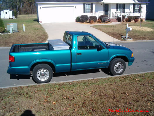1996 GMC Sonoma 4 Cylinder, 65500 miles, radio doesn't work. Superb driving machine. 1996 GMC Sonoma 4 Cylinder, 65500 miles, radio doesn't work. Superb driving machine.