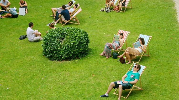 Cet été, lisons en short à l'Institut Suédois