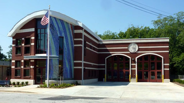 P1030051-2010-07-23-Kirkwood-Firestation-18-Facade
