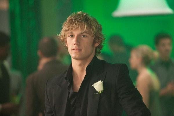alex pettyfer beard