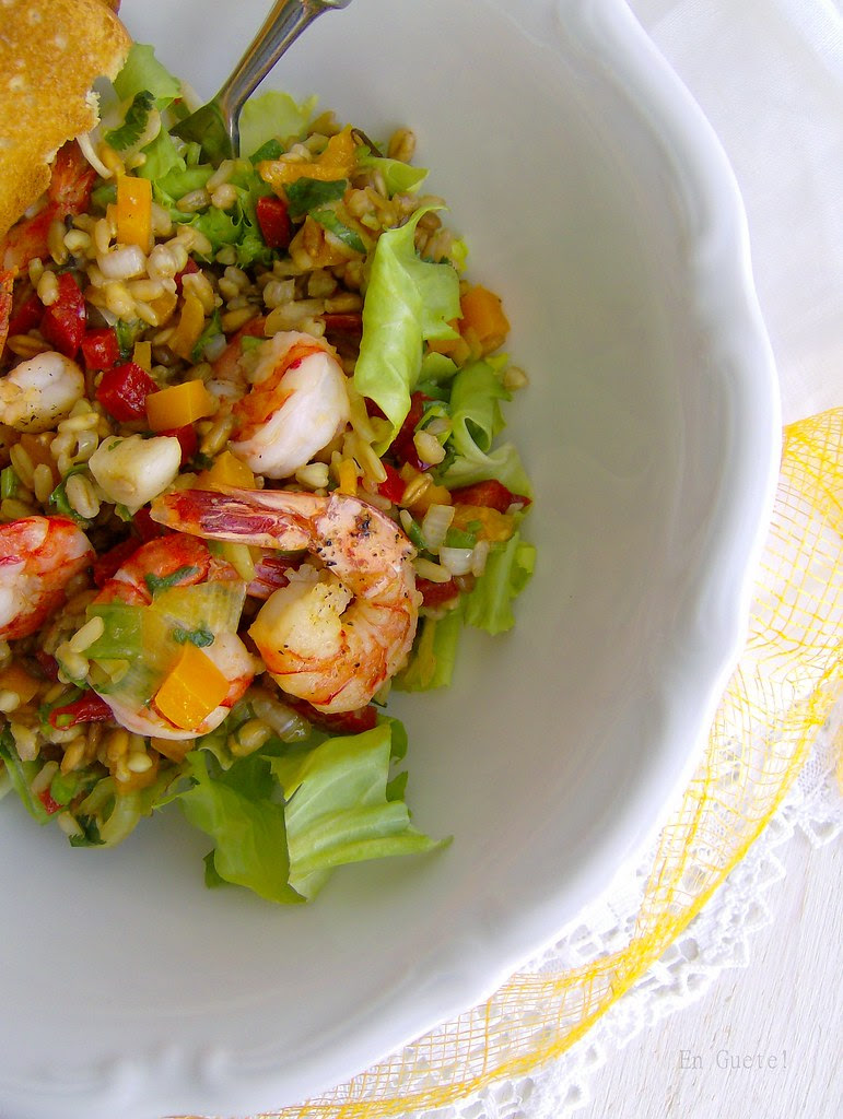 Ensalada de cereales y camarones
