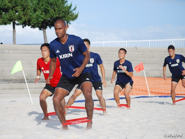 日本代表 イングランド代表との国際親善試合に向けて兵庫県内でトレーニングキャンプをスタート ニュース トピックス 一般財団法人日本ビーチサッカー 連盟