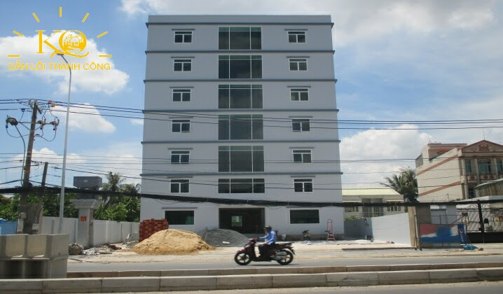 Nhìn từ bên ngoài