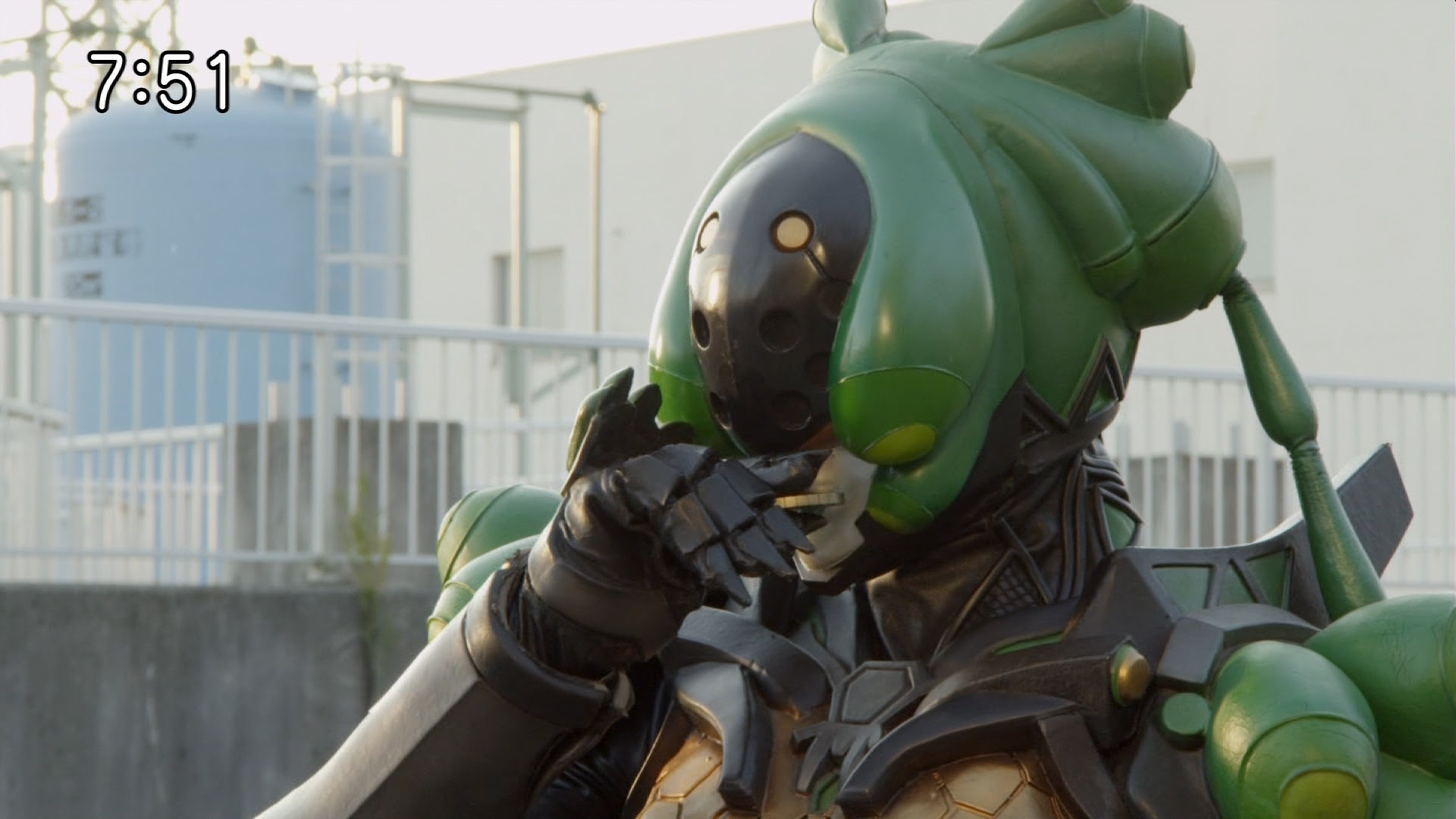 悪のヒロイン19コマ劇場 動物戦隊ジュウオウジャー ナリア 背後からジニスに攻撃され 上半身を貫通 爆死 特撮悪女傑作