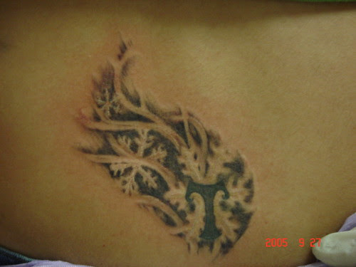 girls_back_body_tattoo_design