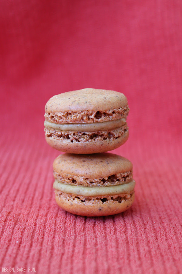 Pumpkin Spice French Macarons | design. bake. run.