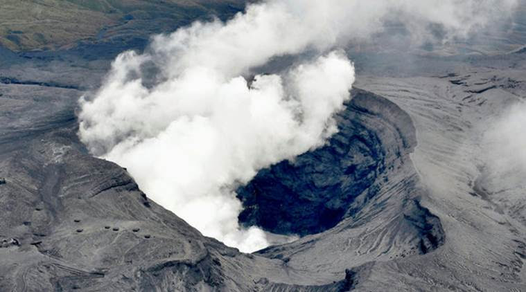 http://indianexpress.com/article/world-news/japan-mount-aso-erupts-no-reports-of-injuries-3071621/