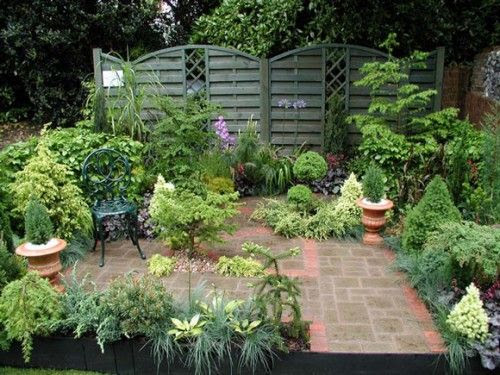 Small Courtyard Garden Design Ideas | Evergreen garden | Pinterest