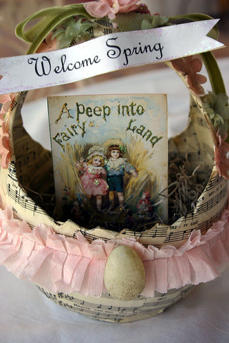 Easter baskets, eggs & flowers