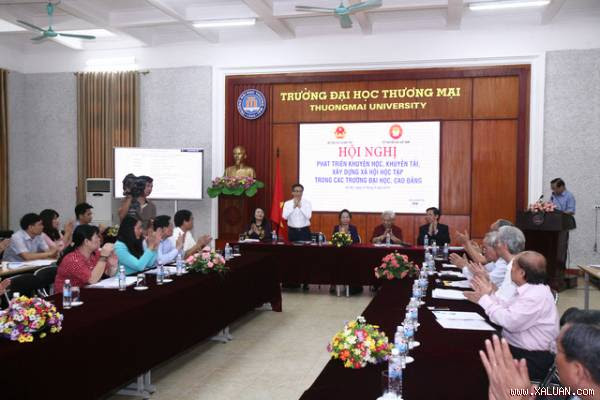 Phát biểu tại hội nghị, Phó Thủ tướng Vũ Đức Đam cho biết, ông hết sức trân trọng và đánh giá rất cao nỗ lực của Hội Khuyến học Việt Nam. Công tác khuyến học, khuyến tài có vai trò rất l