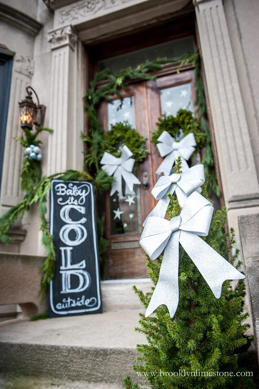 ChristmasStoopBrooklynLimestone20131201-4