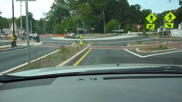 P1000222-2011-09-19-Emory-Village-Traffic-Circle-VIDEOpreview