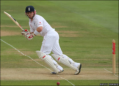 ian bell hot. At the other end, Ian Bell