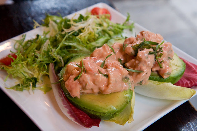 Shrimp and avocado crevettes, Vin et Fleurs