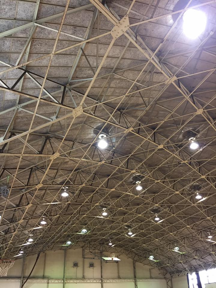 天井脱落対策 Net One工法 の現場打合せに伺っています ヘルシー スポーツ建設株式会社