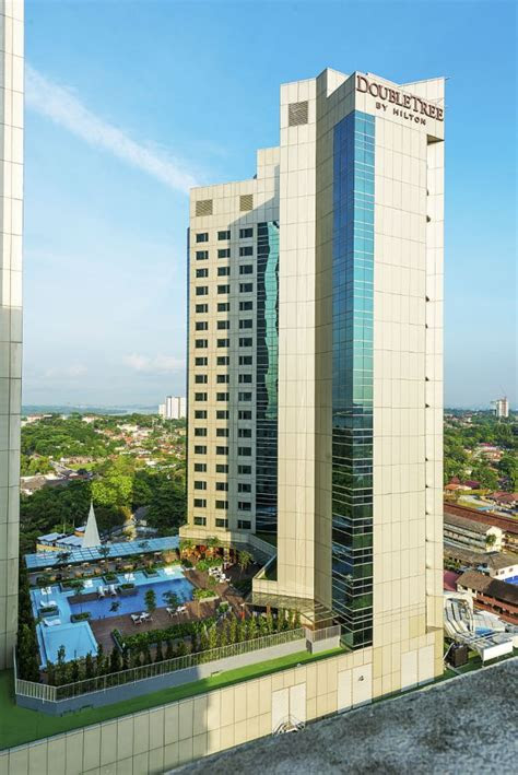 doubletree hilton reasons couples flock jb wedding