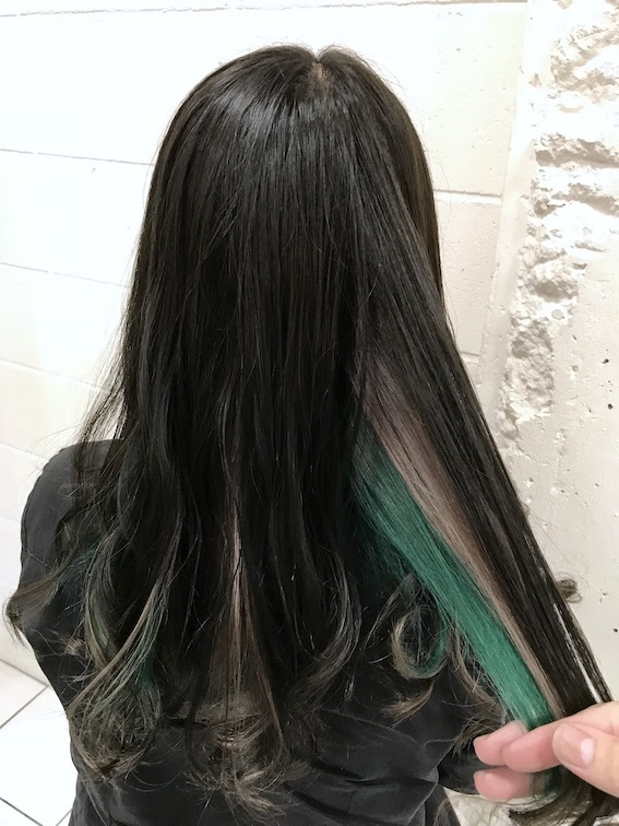 グリーンヘアカラー 緑カラー マットグリーンカラーにしてみたい方の参考カラー写真 Sherry 原宿美容室