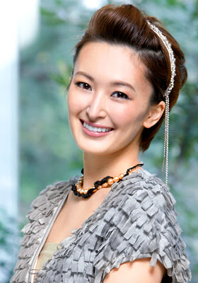 ショートヘアの方必見 結婚式 二次会で自分でできるお呼ばれヘア