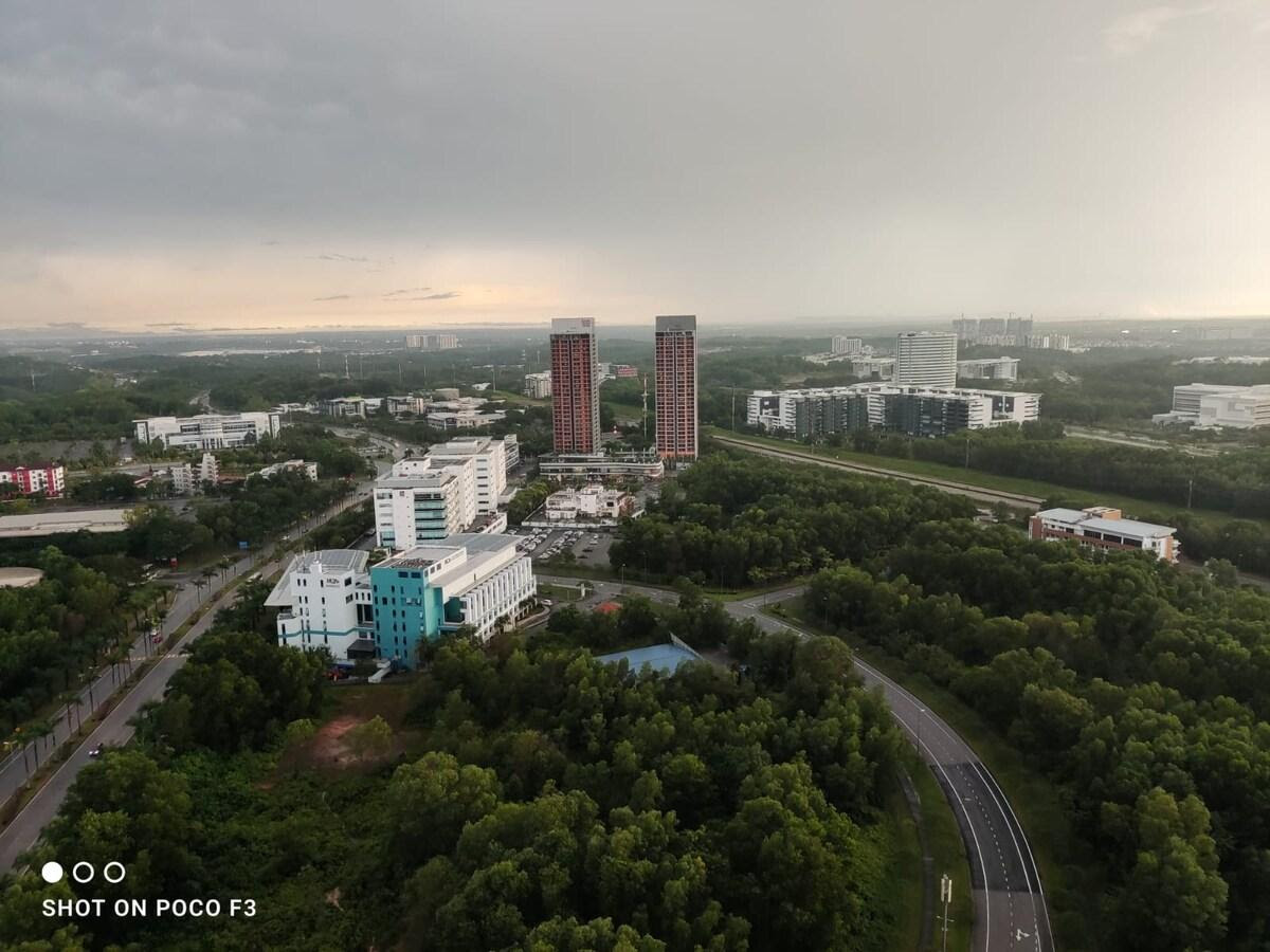 CD3102-Selfcheckin-Netflix-Wifi- Parking-Cyberjaya Kuala Lumpur Malaysia
