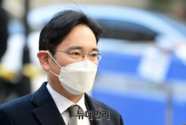 대규모 투자 앞둔 삼성전자… 쏟아지는 이재용 부회장 사면 요구 ...