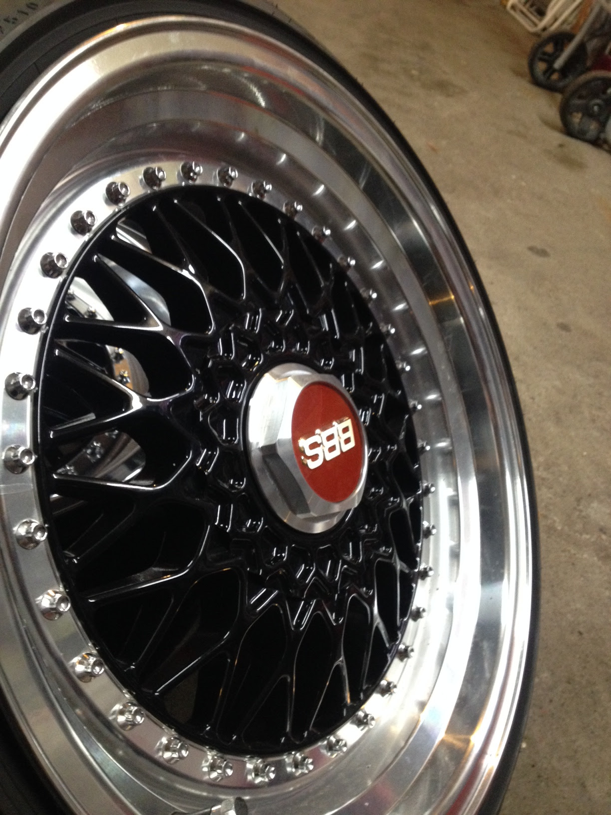 VWVortex.com - FS: Staggered 17" BBS RS Reps black centre ...