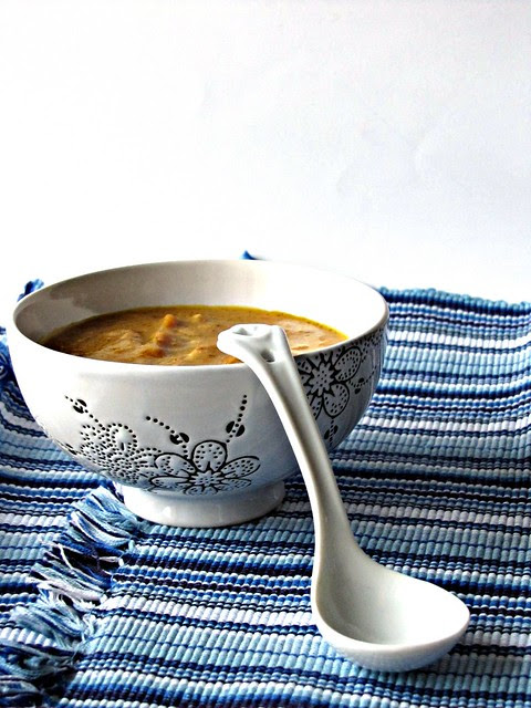 Crema di Carote con Anacardi Tostati al Curry e Yoghurt al Sumac