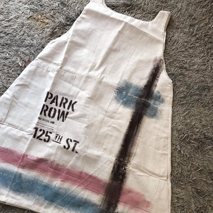 布にもできる ステンシルで生成りエプロンをアメリカンスタイルにリメイク Blog 色と暮らす