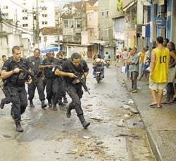 Resultado de imagem para tiroteio na rocinha