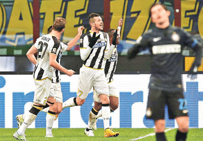 米蘭雙雄 雙雙輸波 - 香港文匯報