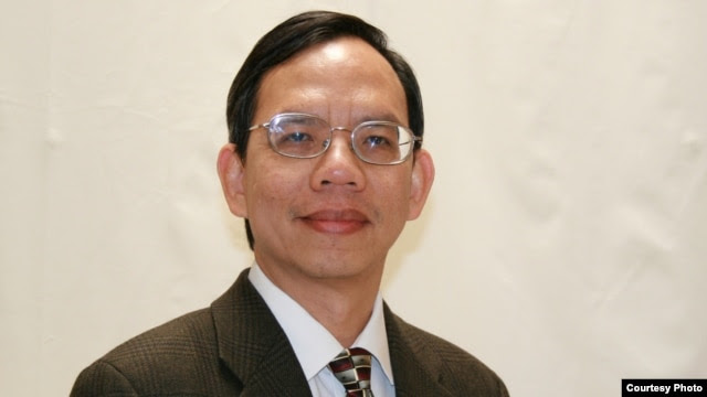 Bác sĩ Đăng Vũ Chấn, một thành viên trong Ban Tổ Chức các hoạt động nhân Ngày Quốc tế Nhân quyền