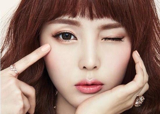 Mắt có bọng mỡ thừa bạn nên cắt mí hay lấy mỡ mí mắt