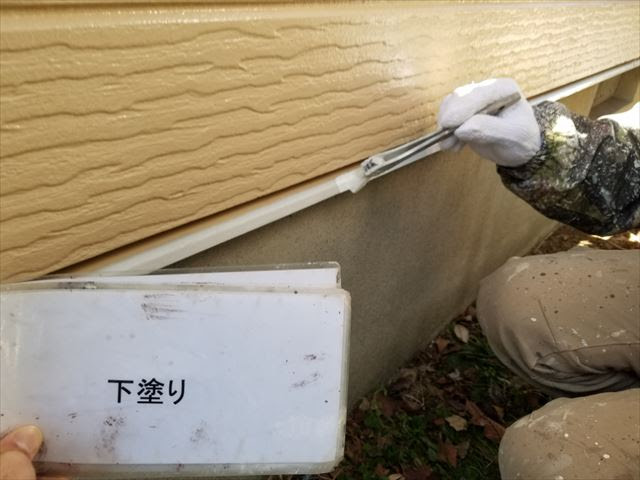 石岡市の外壁塗装現場 水切りとシャッターボックスをサビ止め塗装 土浦 かすみがうら 石岡市で外壁 屋根塗装なら街の外壁塗装やさん