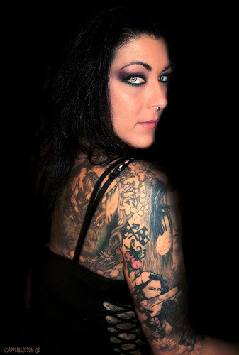 Mammoth tattoos on females: On the current issue of Entertainment Weekly I 