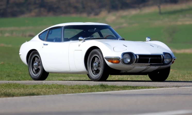 Toyota 2000 GT. (artandrevs.com)