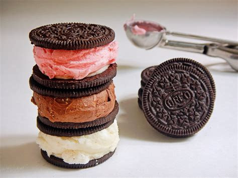 This ice cream sandwich has moist chocolate cake that sticks to your fingers, and you can make the ice cream wit. Oreo Ice Cream Sandwiches | Frosting and a Smile