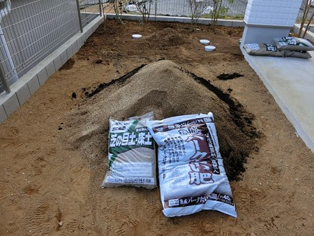 植木を植えるときの土壌改良のやり方やコツ