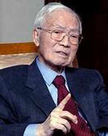 本 昭和の怪物 七つの謎 18 7 保阪正康 二郎余話 新