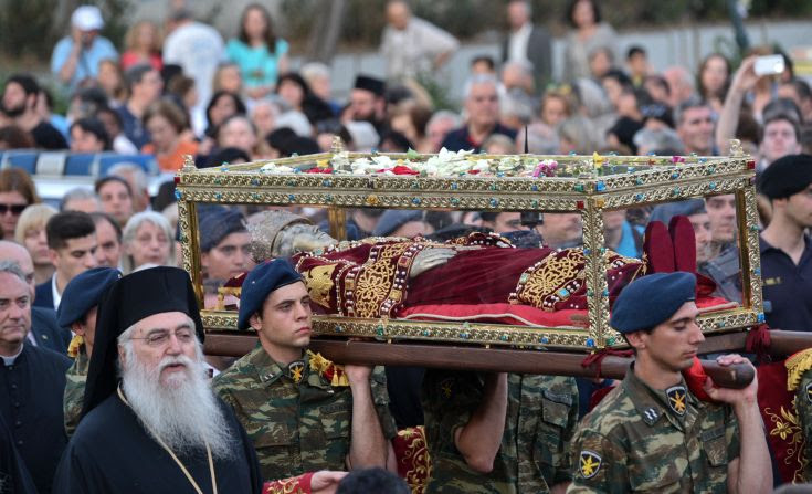e7 Στην Αθήνα το σκήνωμα της Αγίας Ελένης - Λαϊκό προσκύνημα στο Αιγάλεω [εικόνες]