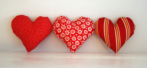 vintagerosegarden:

lovelyrain: Christmas ornaments (by Helena Söderberg)
