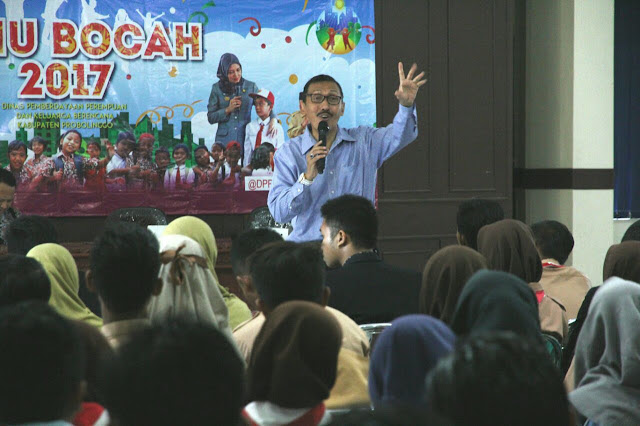 Kegiatan temu bocah ini dibuka secara resmi oleh Kepala DPPKB Kabupaten Probolinggo dr. Anang Budi Yoelijanto http://ift.tt/1uCIUps